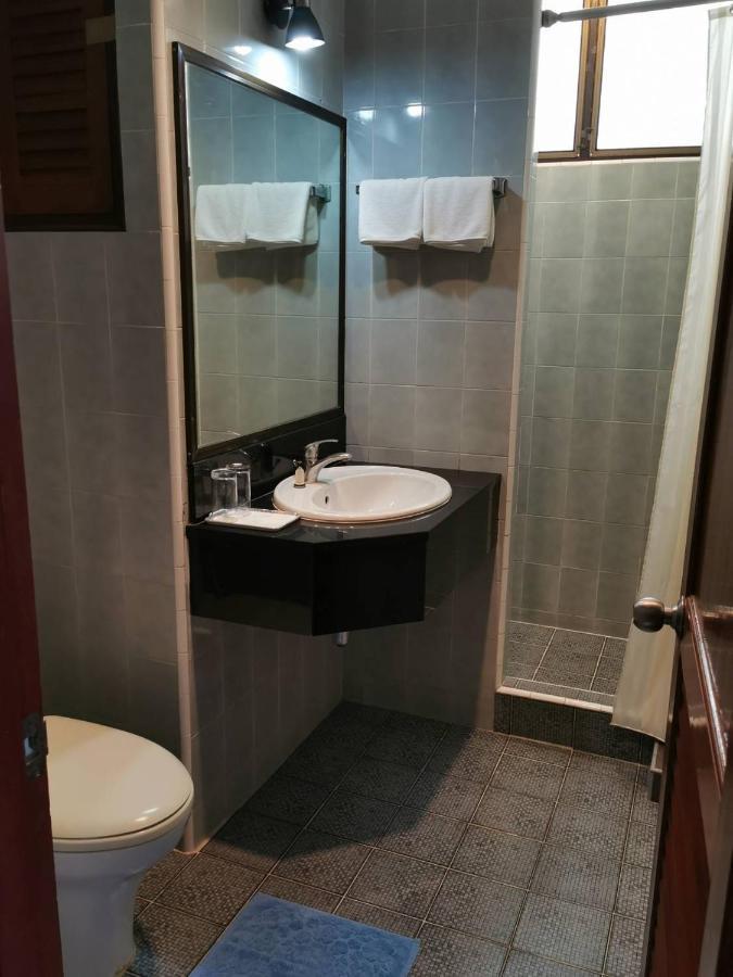 הואה הין Baanbusarin Hotel מראה חיצוני תמונה