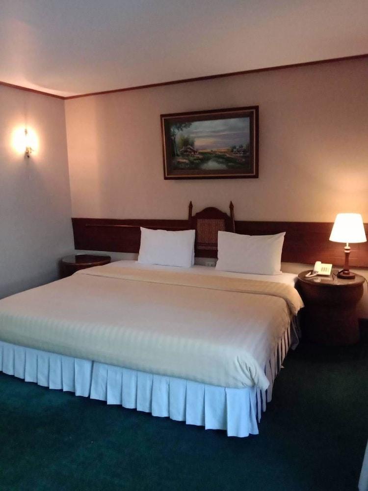הואה הין Baanbusarin Hotel מראה חיצוני תמונה
