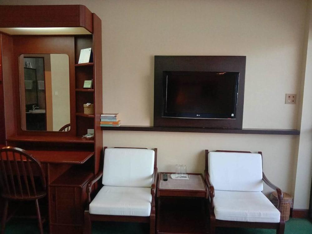 הואה הין Baanbusarin Hotel מראה חיצוני תמונה